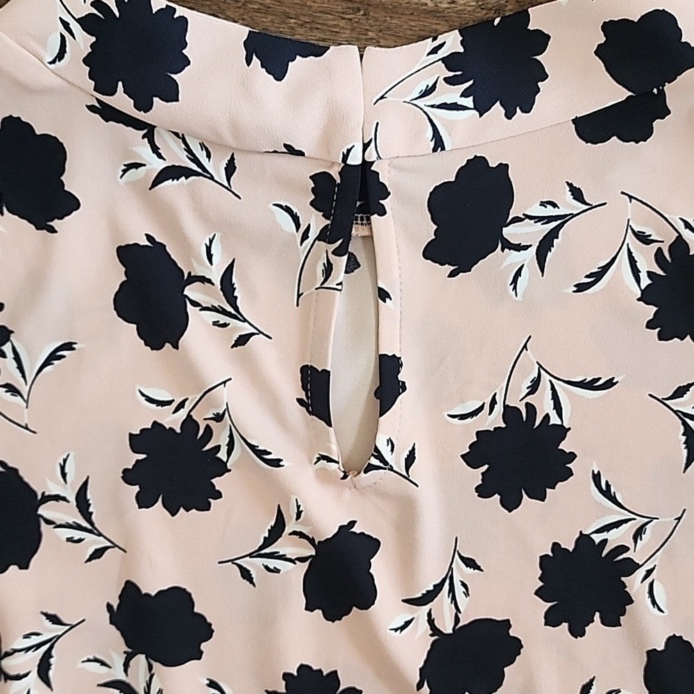 NWT Ann Taylor Floral Tie Waist Top Sz Medium - Picture 5 of 6